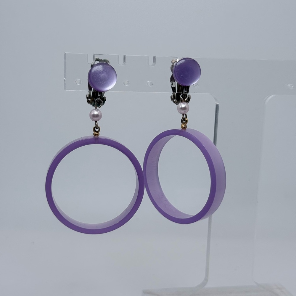 Vintage Lavender Lucite Clip On Dangle Circle Earrings Mod Japan